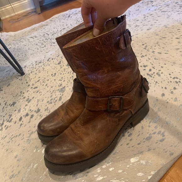 Frye Veronica Short Boots - Picture 2 of 10